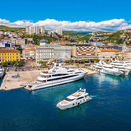 Central Rijeka Apartments Ciottina 24 Bagian luar foto