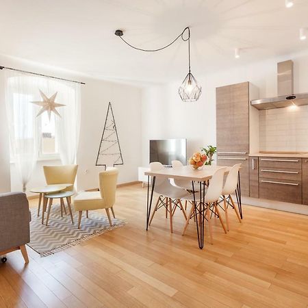 Central Rijeka Apartments Ciottina 24 Bagian luar foto