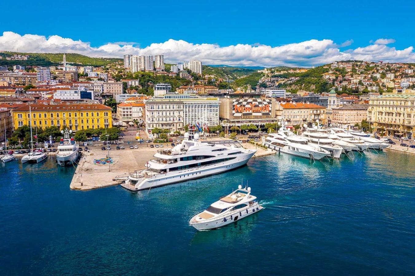 Central Rijeka Apartments Ciottina 24 Bagian luar foto