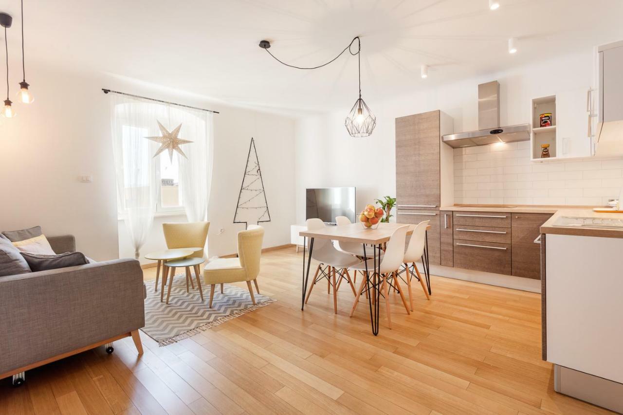 Central Rijeka Apartments Ciottina 24 Bagian luar foto